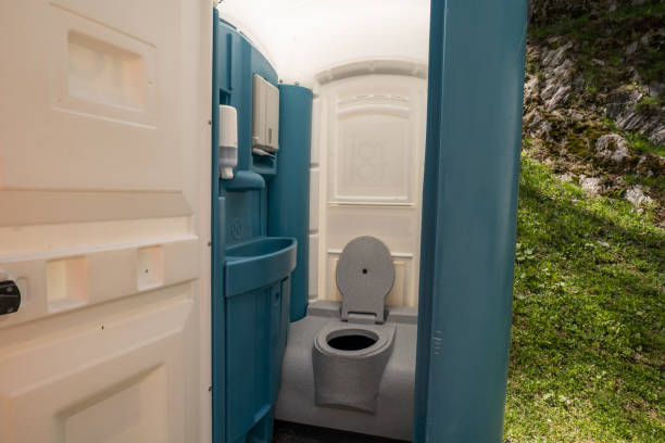 Best Porta potty rental near me  in Petersburg, IN